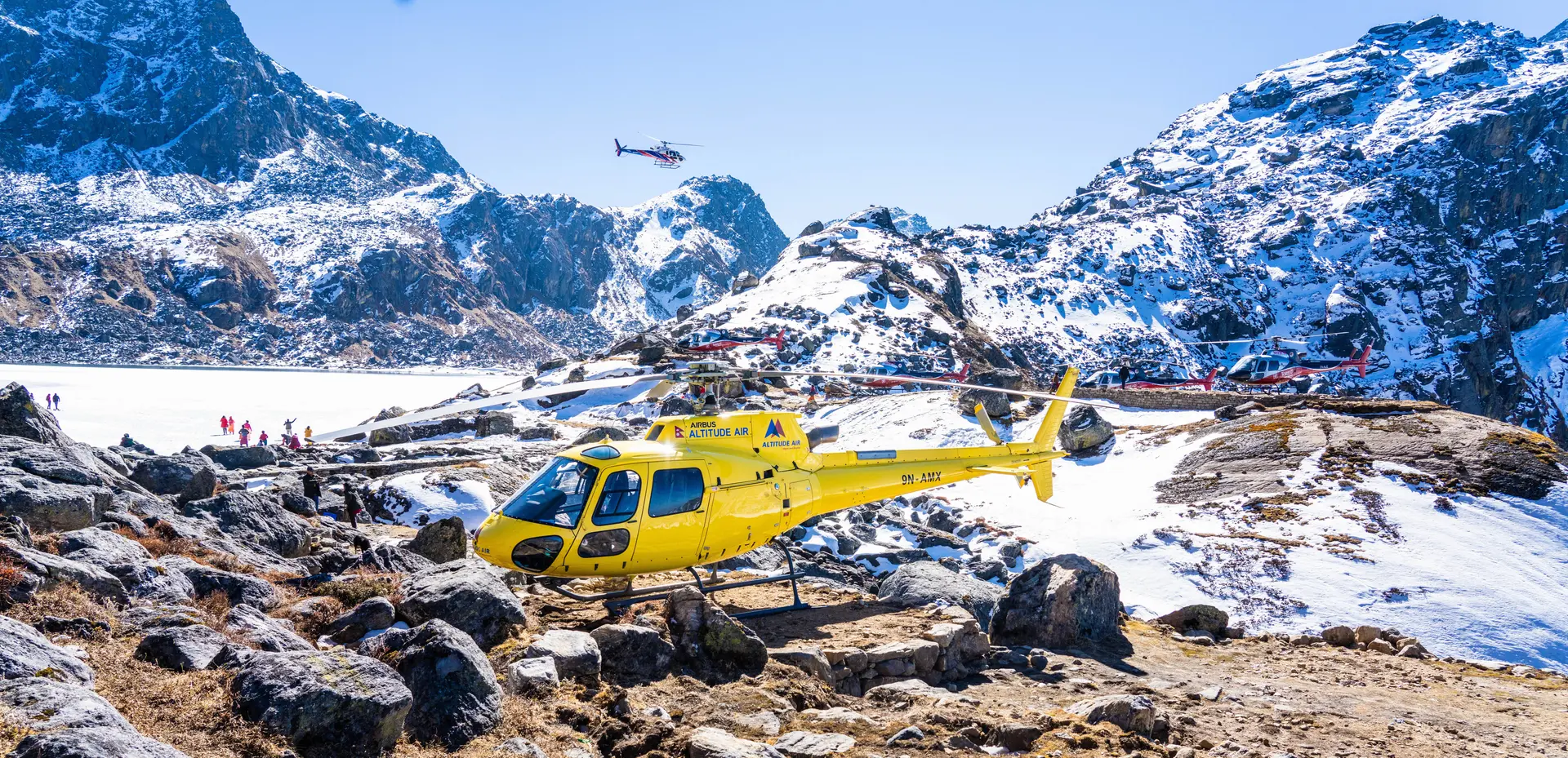 base camp heli  nepal